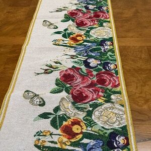 Summer spring Floral Tapestry Table Runner in Red, White & Green